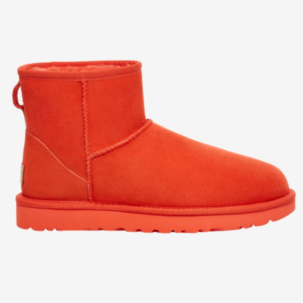 NEW! UGG Classic Ultra Mini size 7